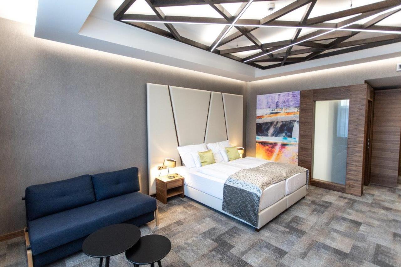 Artis Boutique Hotel Szombathely Buitenkant foto