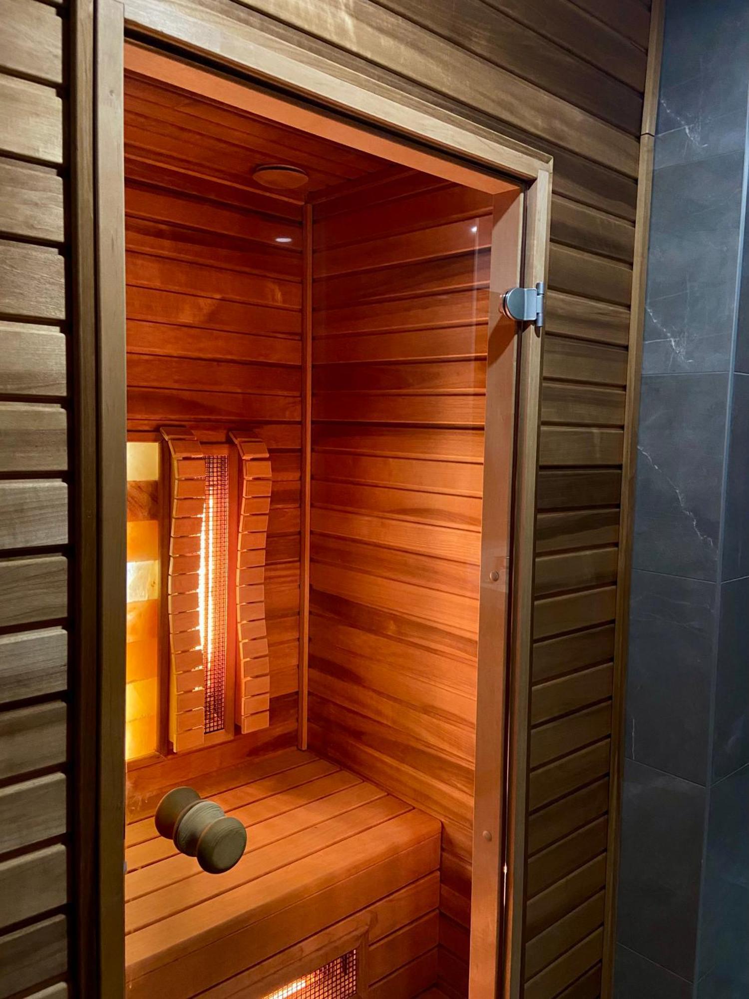 Artis Boutique Hotel Szombathely Buitenkant foto