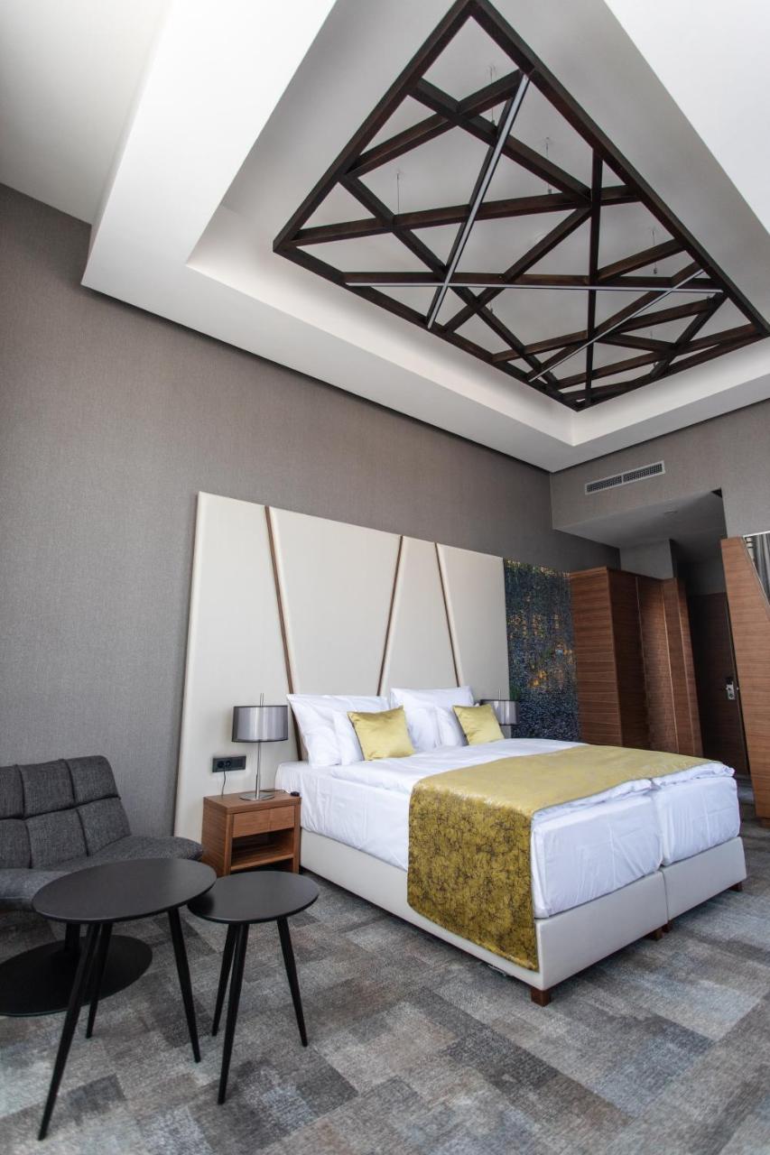 Artis Boutique Hotel Szombathely Buitenkant foto