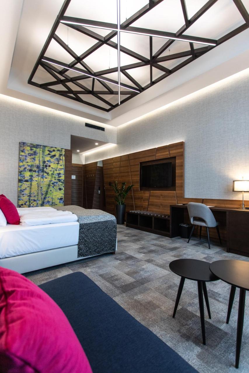 Artis Boutique Hotel Szombathely Buitenkant foto