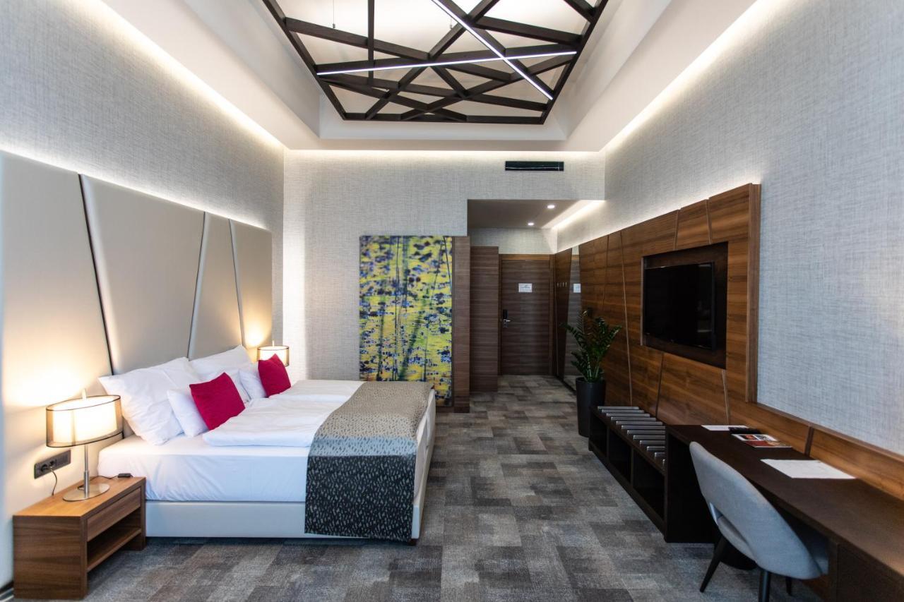 Artis Boutique Hotel Szombathely Buitenkant foto