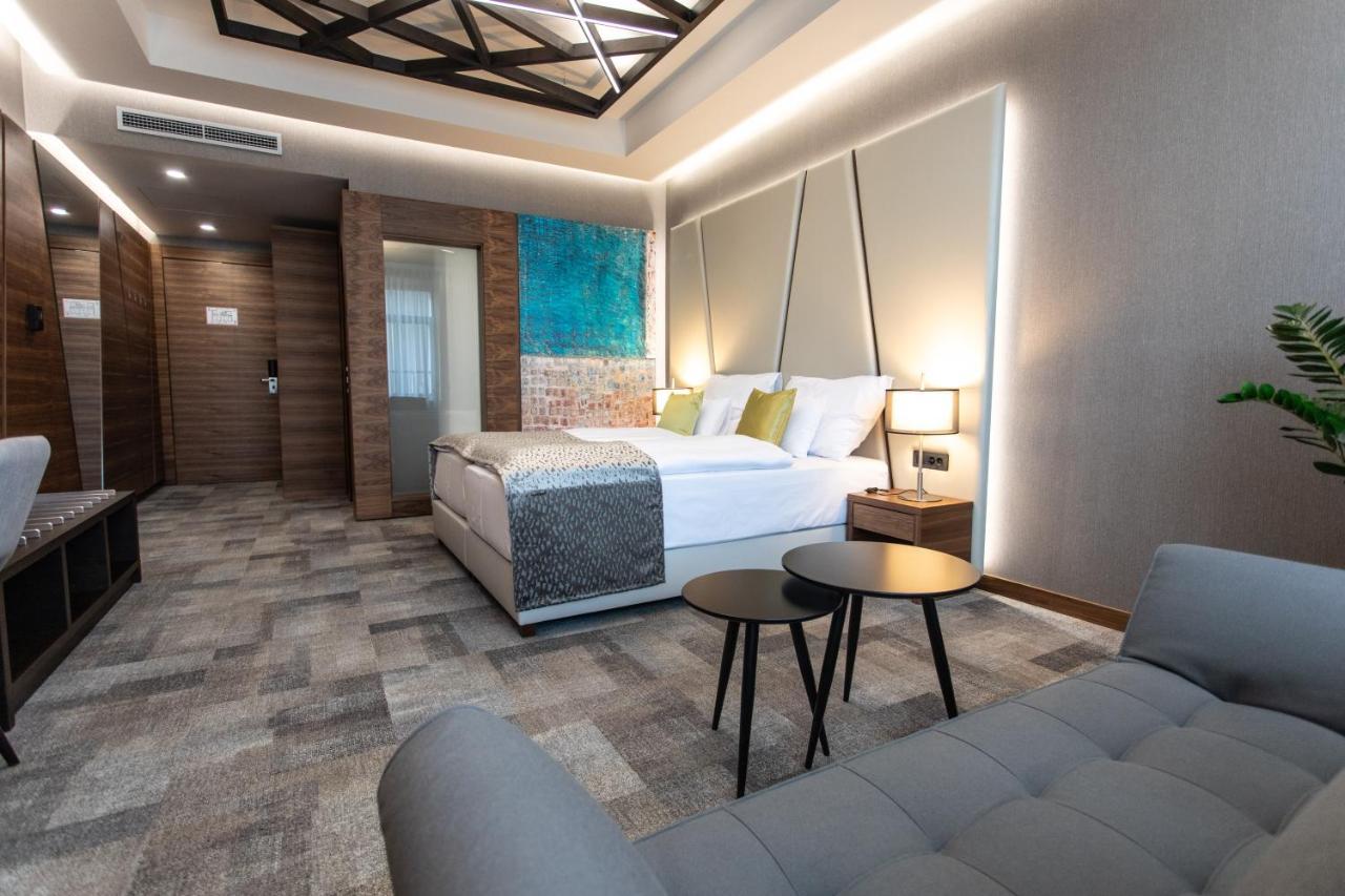 Artis Boutique Hotel Szombathely Buitenkant foto