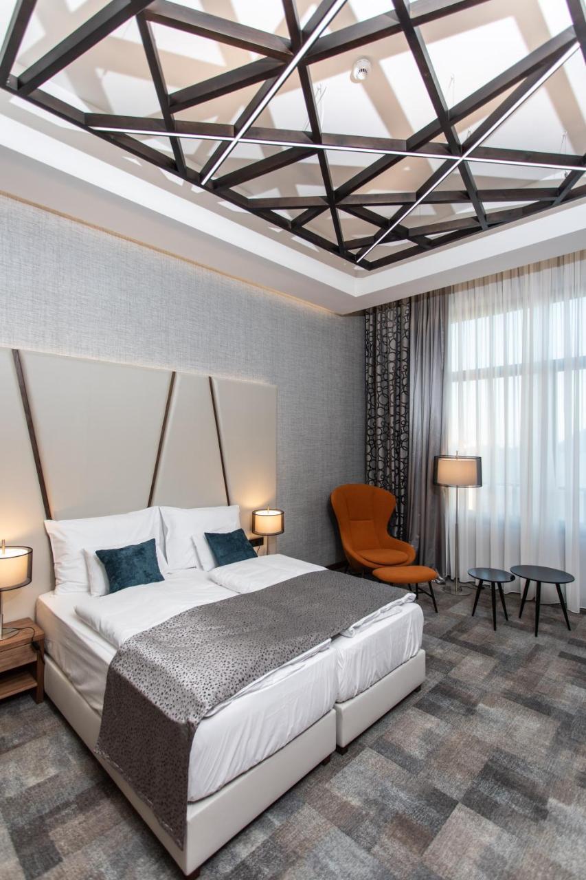 Artis Boutique Hotel Szombathely Buitenkant foto