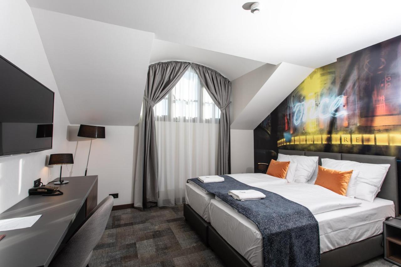 Artis Boutique Hotel Szombathely Buitenkant foto