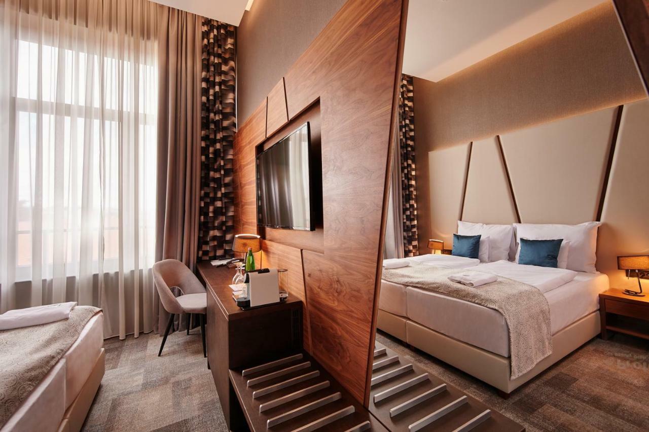 Artis Boutique Hotel Szombathely Buitenkant foto