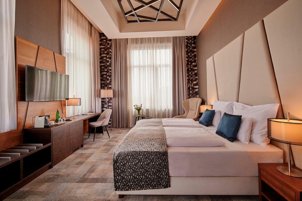 Artis Boutique Hotel Szombathely Buitenkant foto