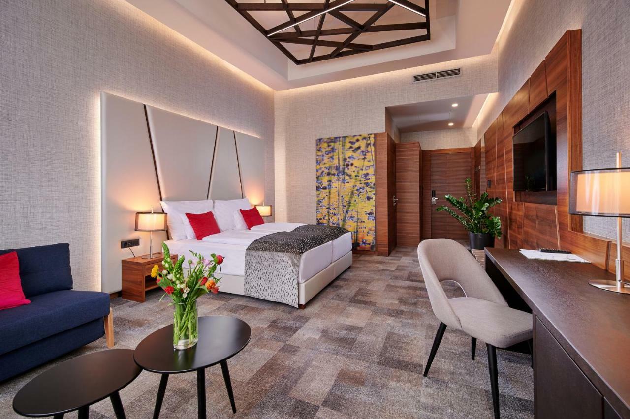 Artis Boutique Hotel Szombathely Buitenkant foto