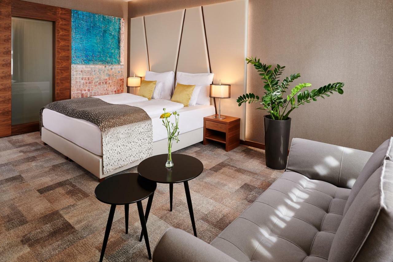 Artis Boutique Hotel Szombathely Buitenkant foto