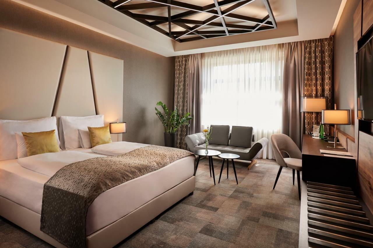 Artis Boutique Hotel Szombathely Buitenkant foto