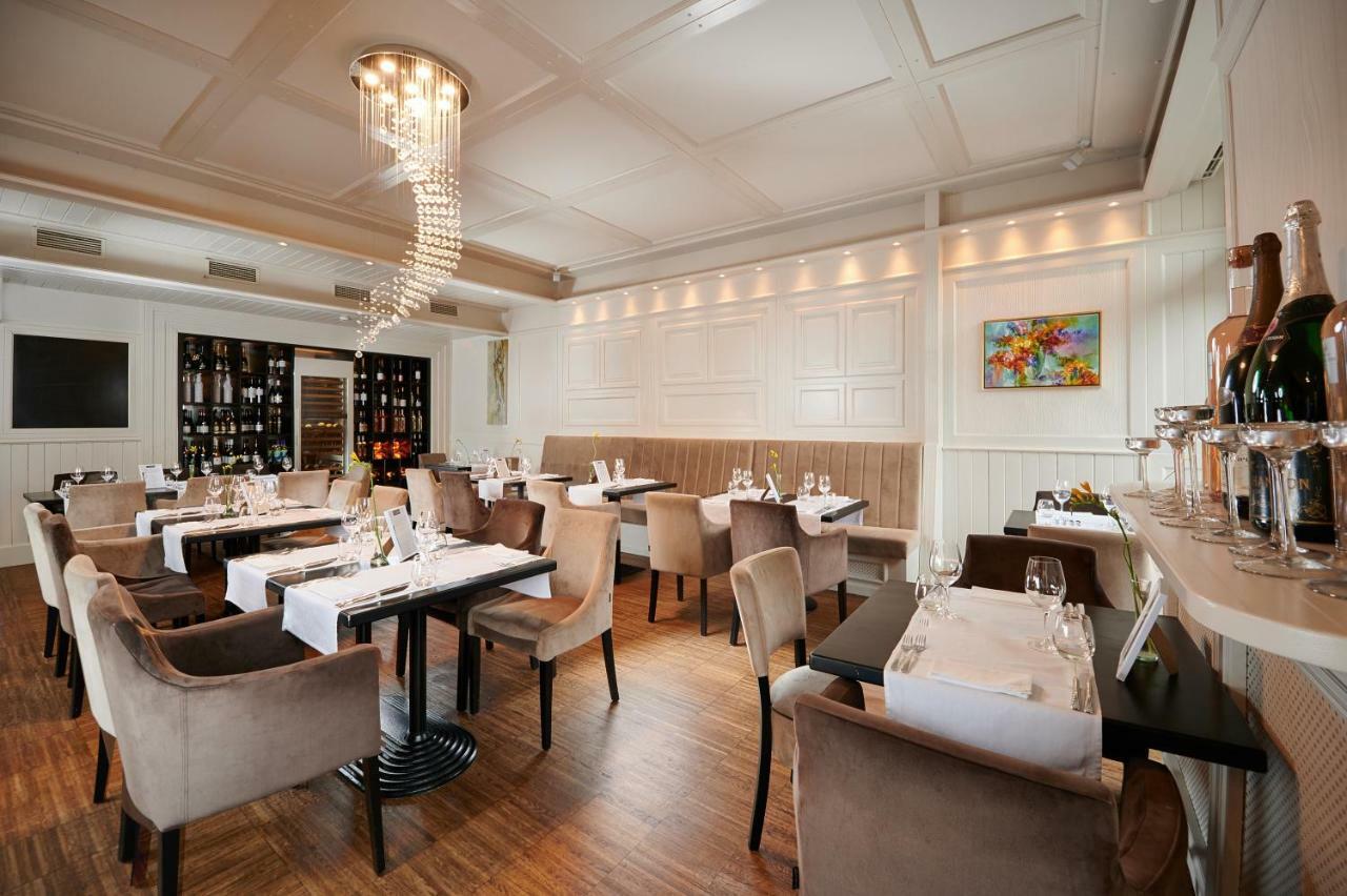 Artis Boutique Hotel Szombathely Buitenkant foto